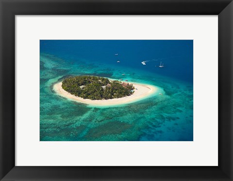 Framed Beachcomber Island Resort, Mamanuca Islands, Fiji Print