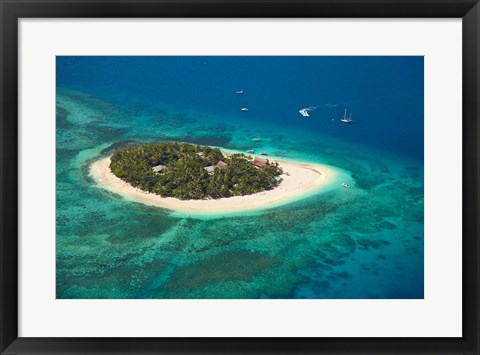 Framed Beachcomber Island Resort, Mamanuca Islands, Fiji Print