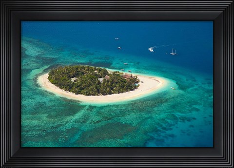 Framed Beachcomber Island Resort, Mamanuca Islands, Fiji Print