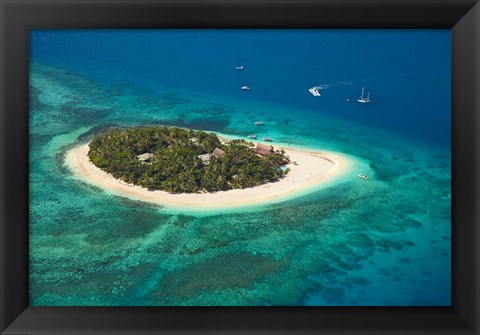 Framed Beachcomber Island Resort, Mamanuca Islands, Fiji Print