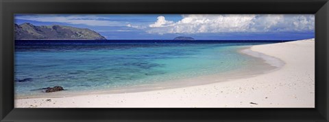 Framed Island in the sea, Veidomoni Beach, Mamanuca Islands, Fiji Print
