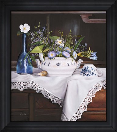 Framed Afternoon Tea con Bottiglia Blu Print