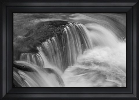 Framed Cascada 1 Print