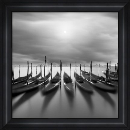 Framed Gondolas En Atardecer Print