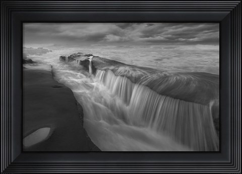 Framed Cortina de Agua BW Print