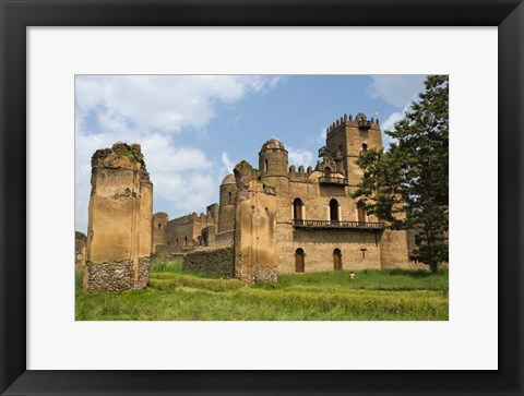 Framed Fasilides&#39; Castle in the fortress-city of Fasil Ghebbi, Gondar, Ethiopia Print