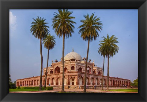 Framed Exterior view of Humayun&#39;s Tomb in New Delhi, India Print