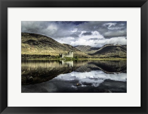 Framed Kilchurn Castle Print