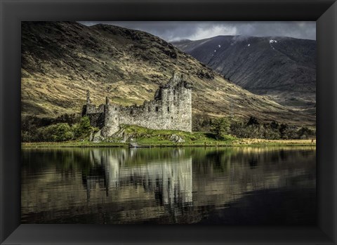 Framed Kilchurn Castle 4 Print